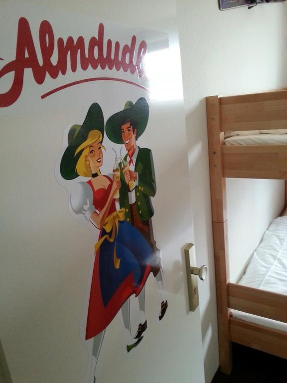 Alm Hostel Hamburg-Harburg Exteriör bild